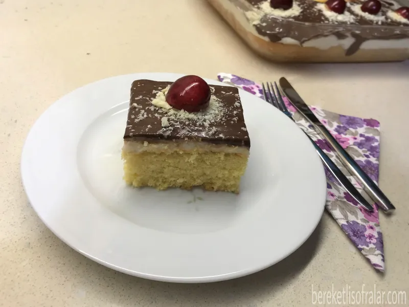 Çikolata Soslu Sünger Pasta